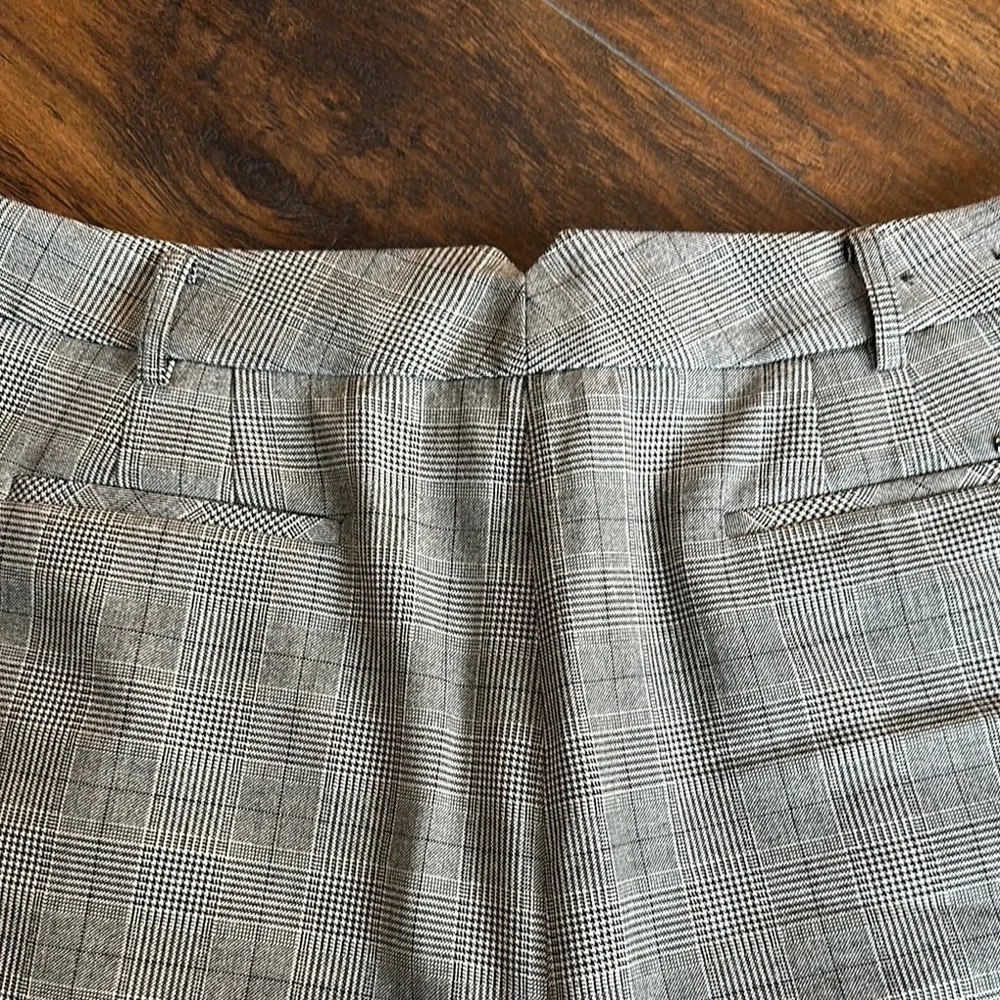 NWOT DKNY Women’s Black & Gray Plaid Wide Leg Pleated Pants